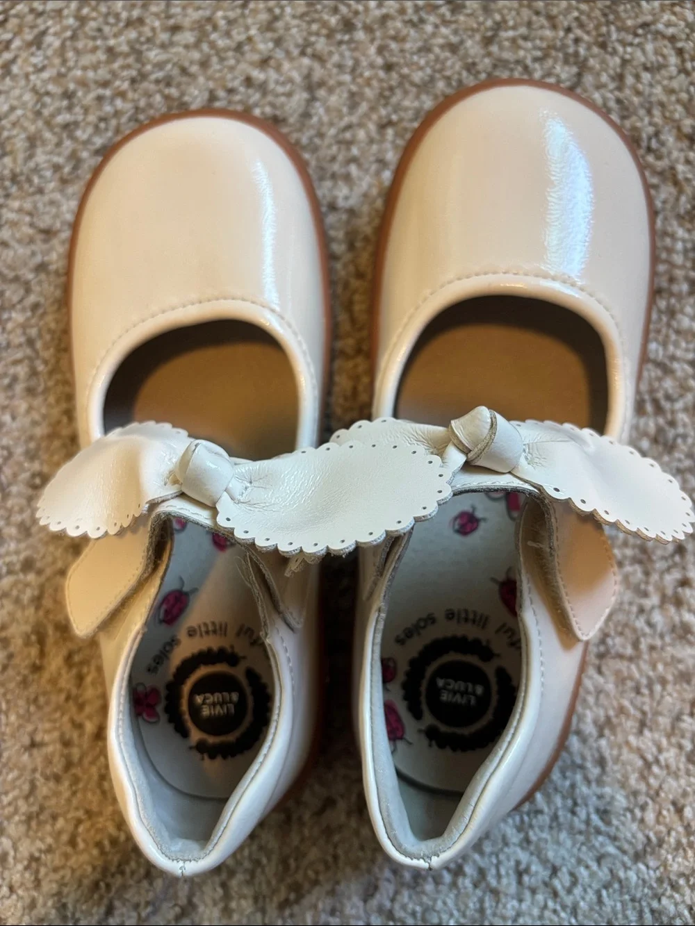 Livie & Luca Cream Bow Dress Shoes Size 13 Classic timeless minimalist